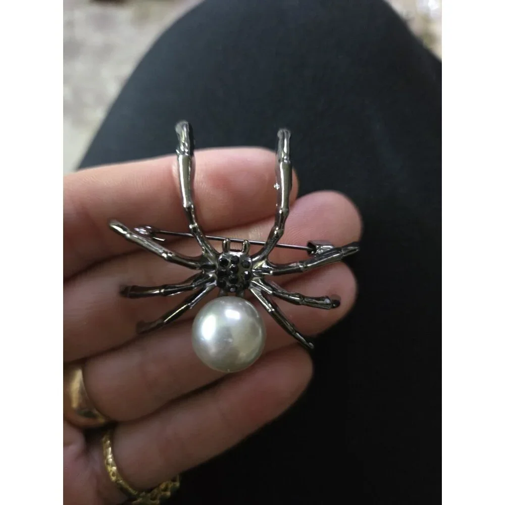 Gunmetal Spider Pendant Brooch Faux Silver Pearl Body & Black Rhinestone 2x1.75" - Picture 2 of 13